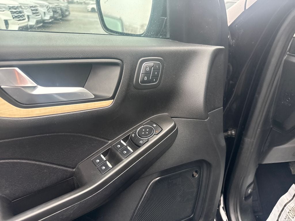 2021 Ford Escape Titanium Hybrid