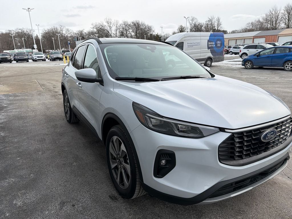 2025 Ford Escape Hybrid Platinum