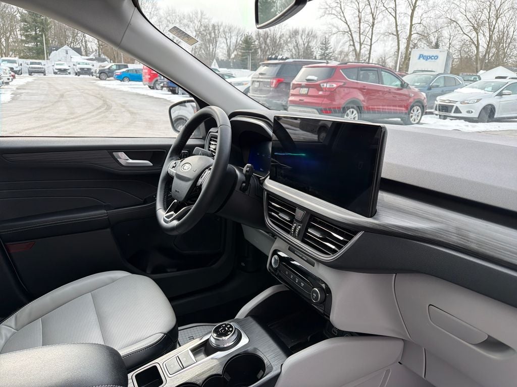 2025 Ford Escape Hybrid Platinum