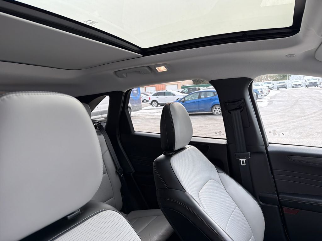 2025 Ford Escape Hybrid Platinum