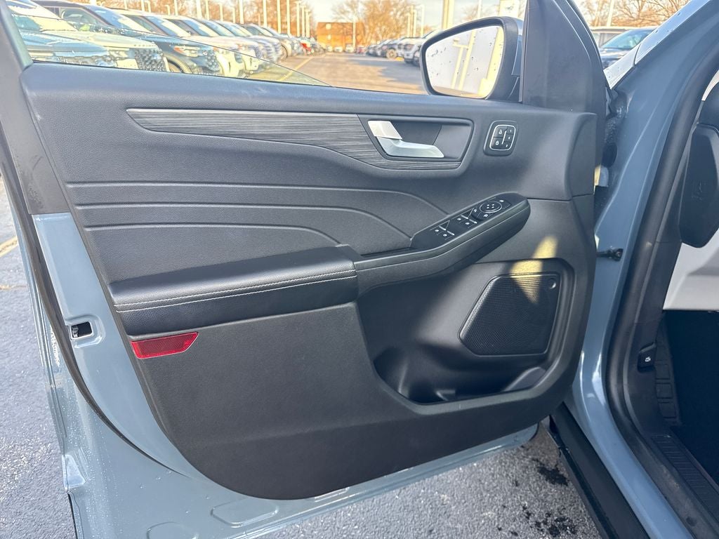 2025 Ford Escape Hybrid Platinum