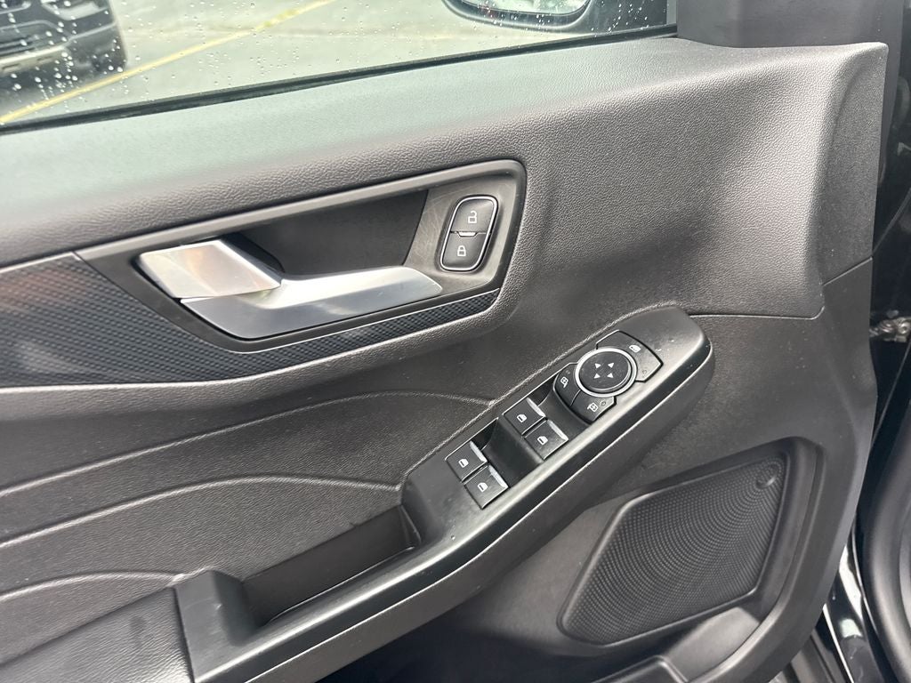 2025 Ford Escape Hybrid ST-Line Select