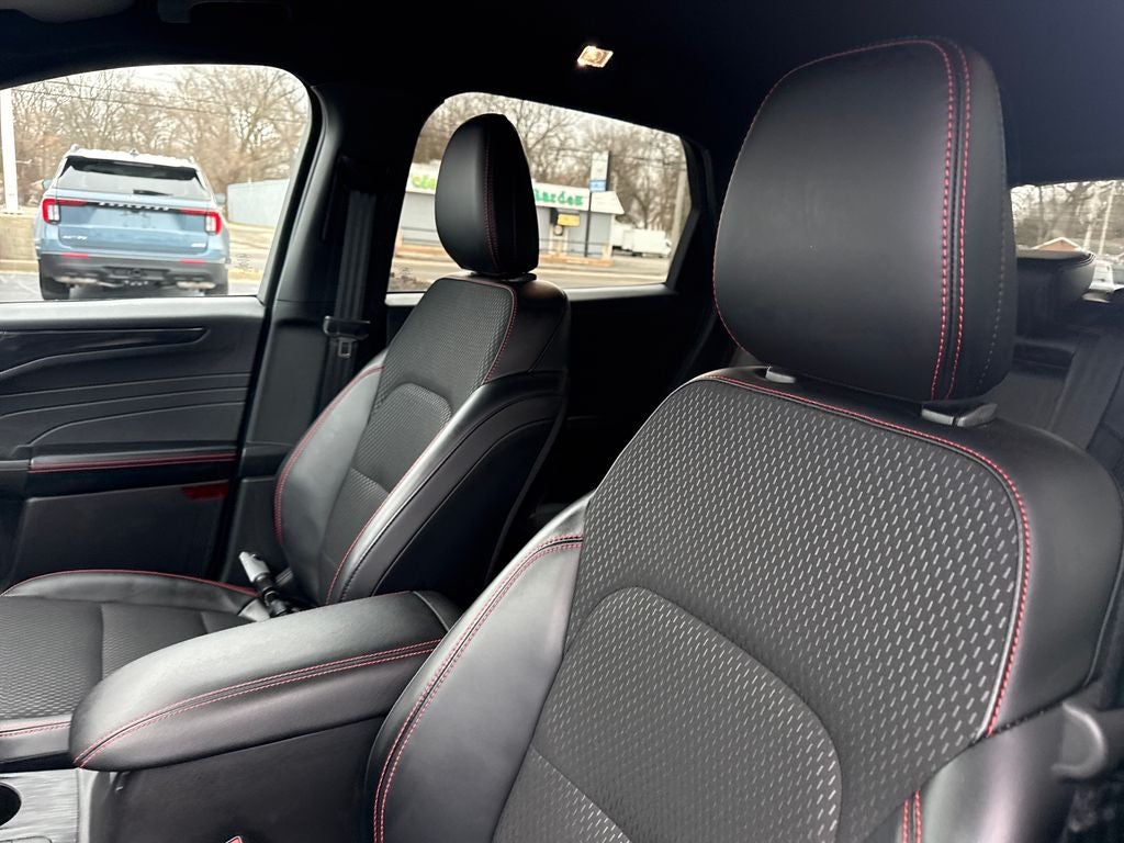 2025 Ford Escape Hybrid ST-Line Select