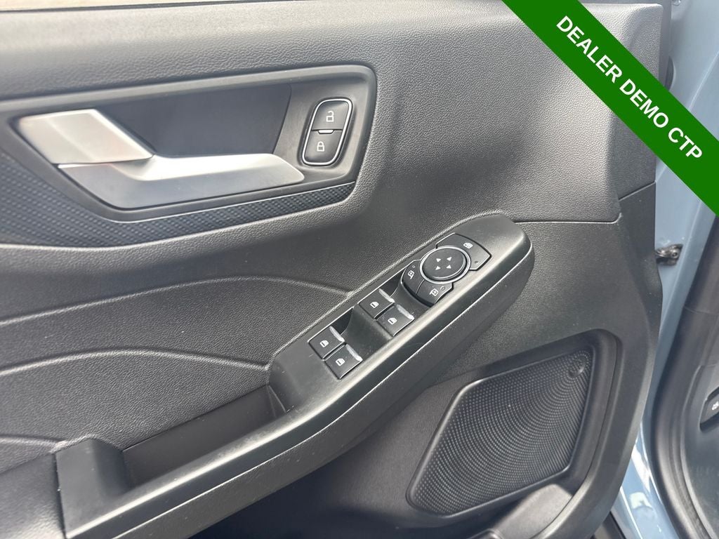 2025 Ford Escape Hybrid ST-Line Select