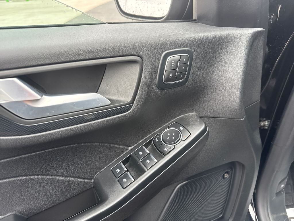 2025 Ford Escape Hybrid ST-Line Select