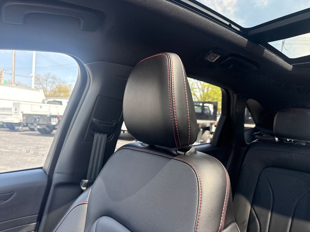 2025 Ford Escape Hybrid ST-Line Elite