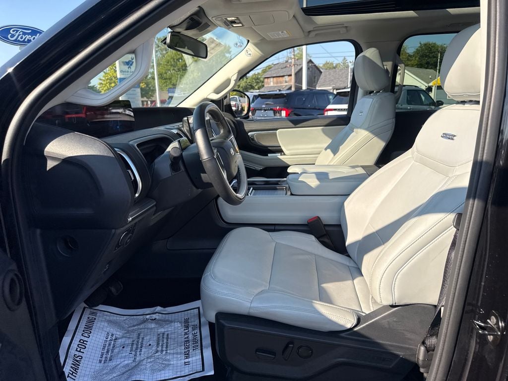 2025 Ford Expedition Platinum