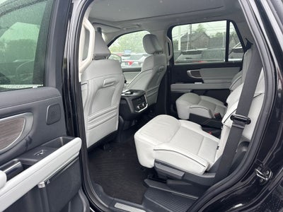 2025 Ford Expedition Platinum