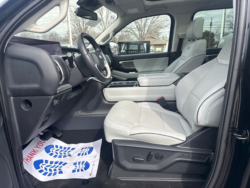 2025 Ford Expedition Platinum