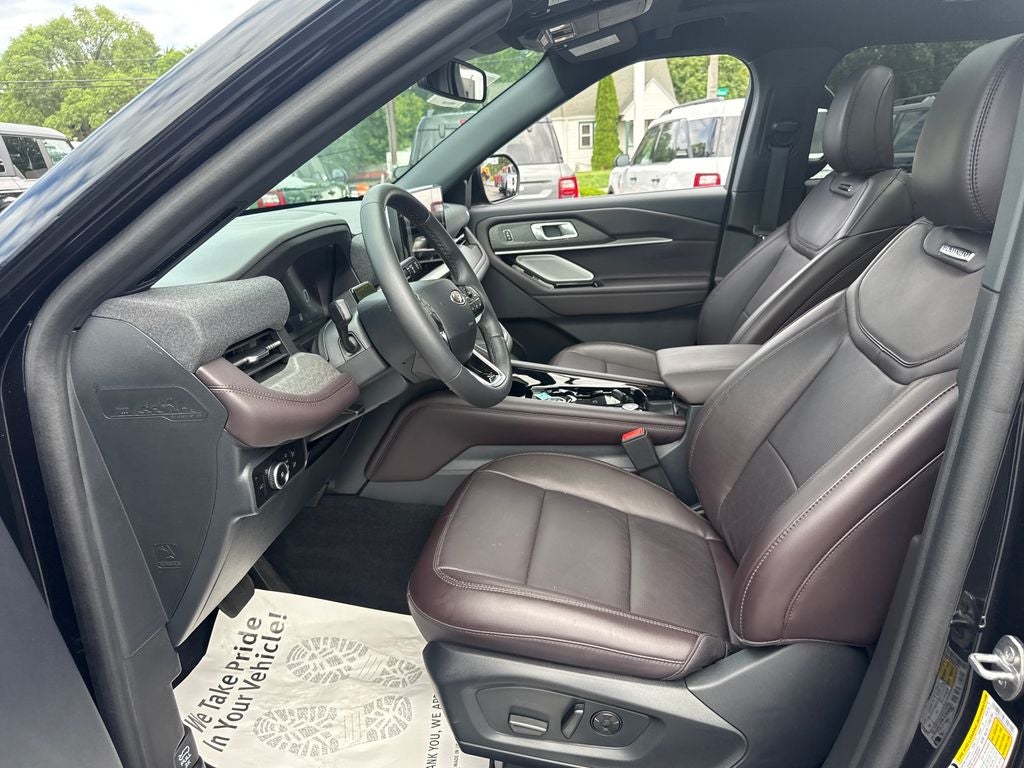 2025 Ford Explorer Platinum