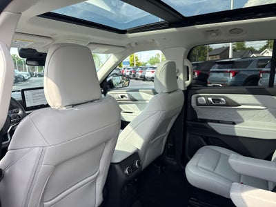 2025 Ford Explorer Platinum