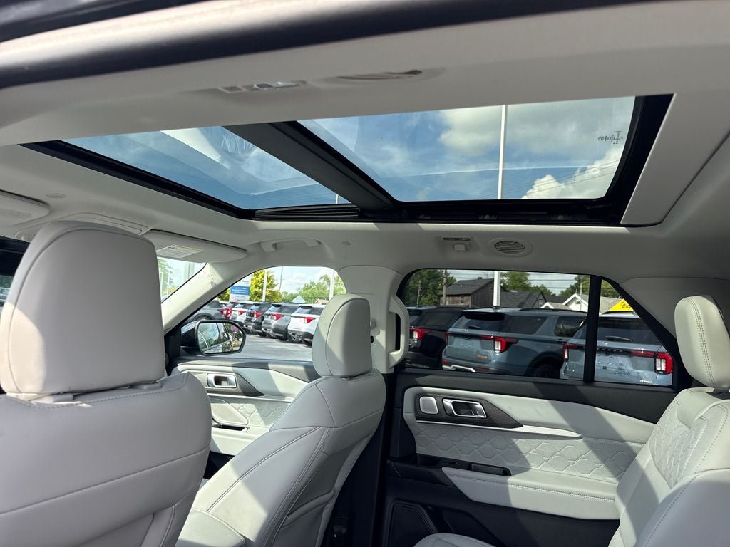 2025 Ford Explorer Platinum