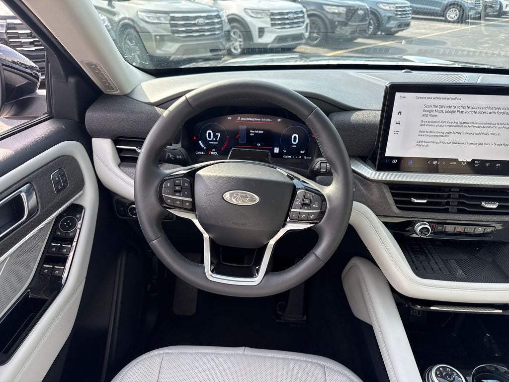 2025 Ford Explorer Platinum
