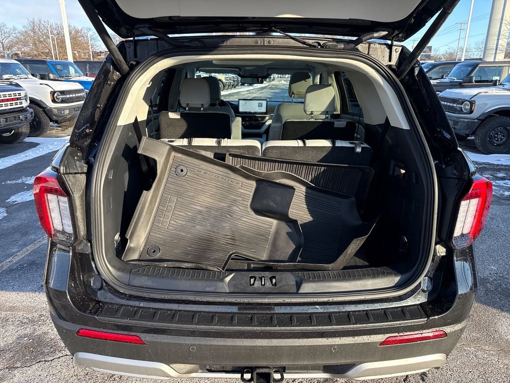 2025 Ford Explorer Platinum