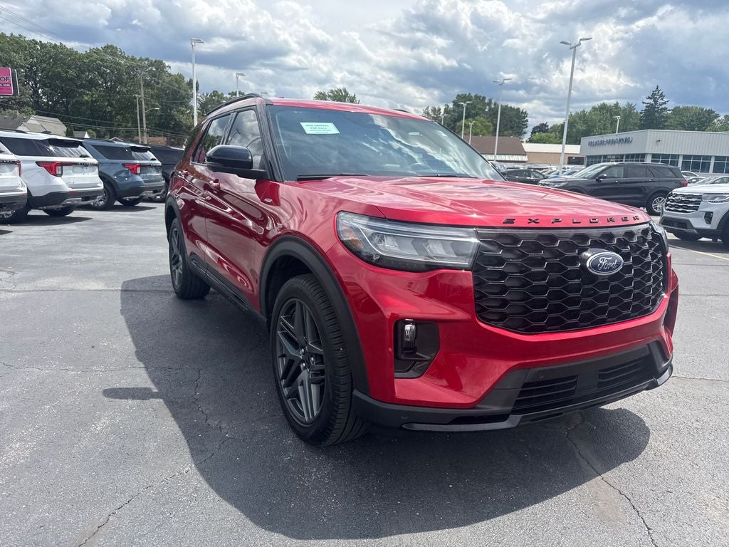 2025 Ford Explorer ST-Line