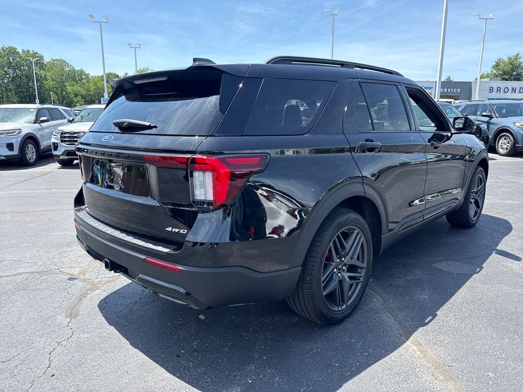 2025 Ford Explorer ST-Line