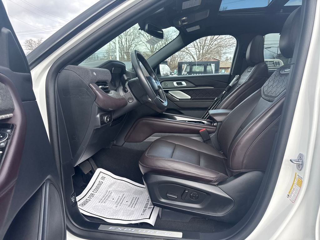 2025 Ford Explorer Platinum