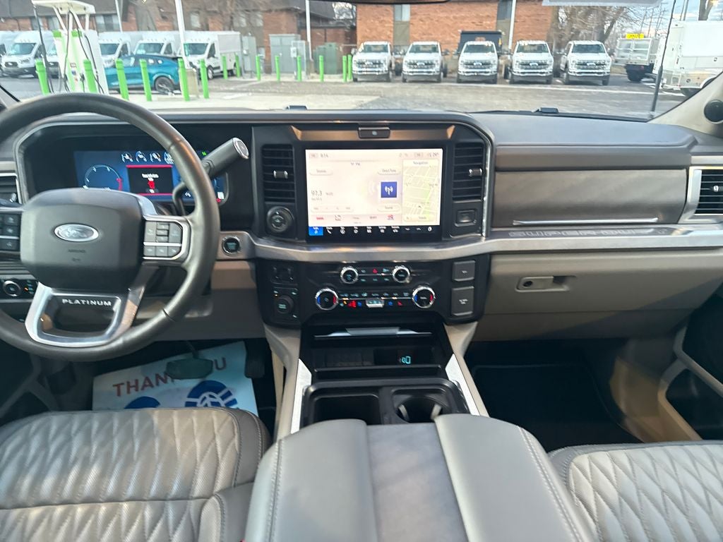 2025 Ford F-350SD Platinum DRW