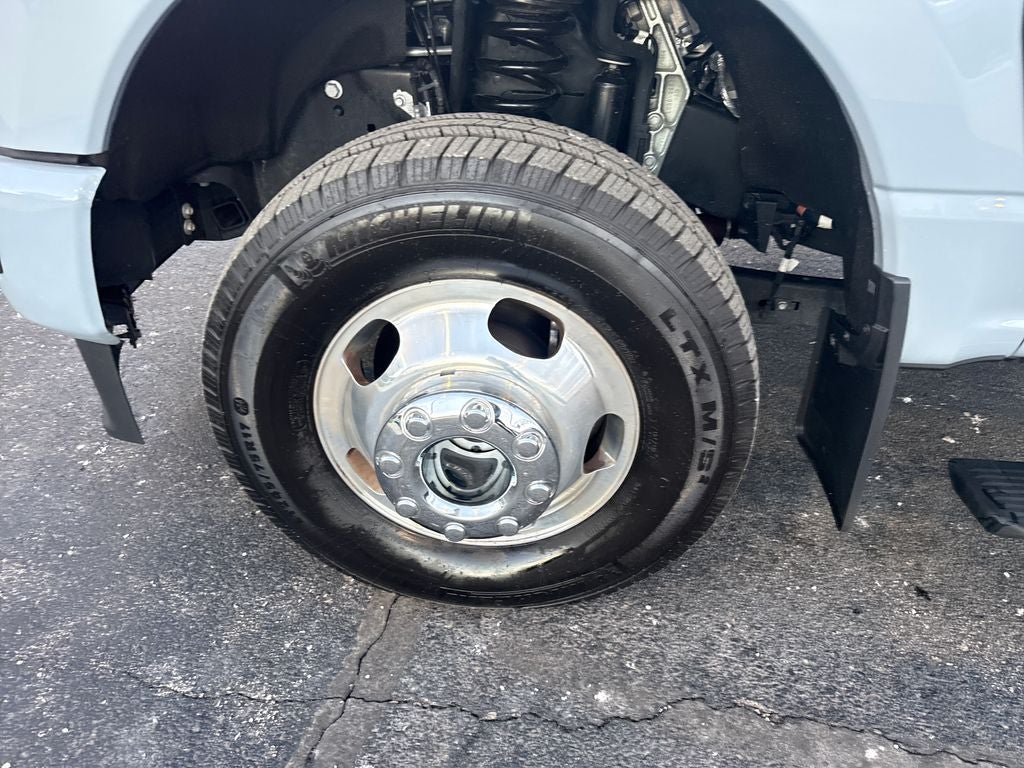 2025 Ford F-350SD Platinum DRW