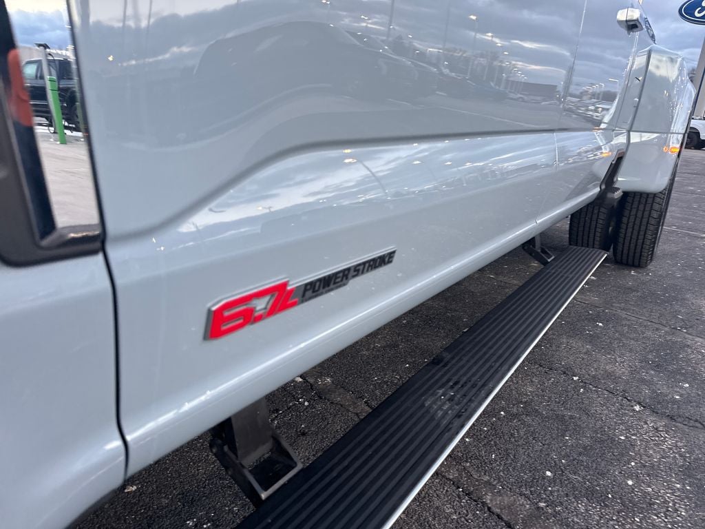 2025 Ford F-350SD Platinum DRW