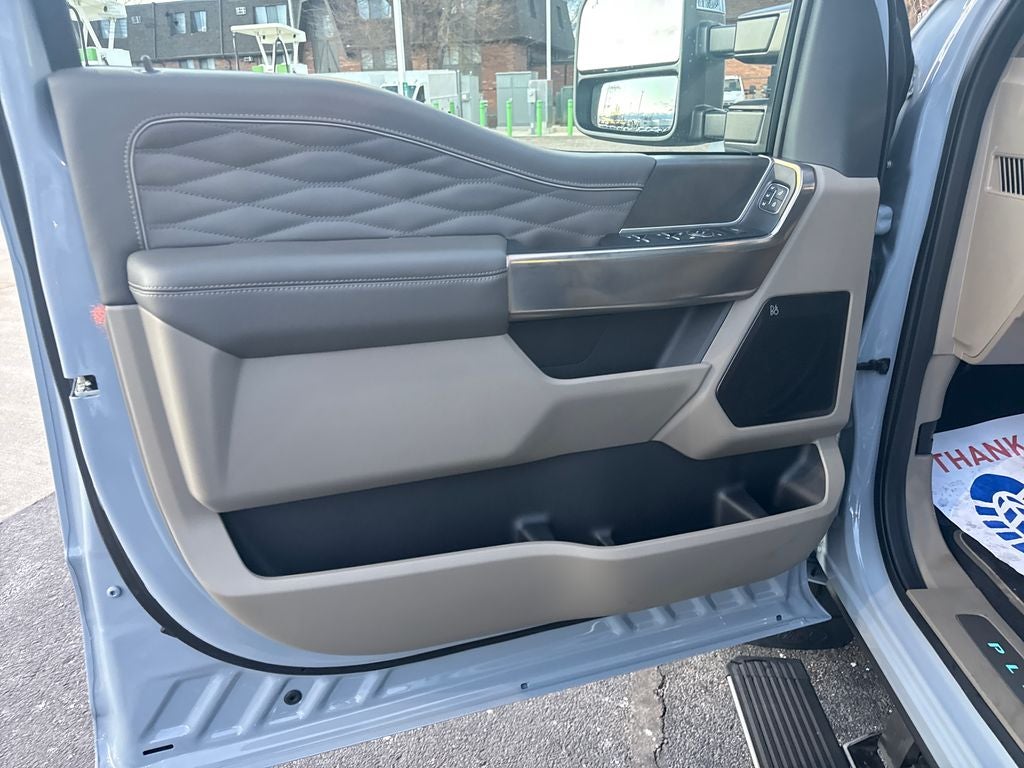 2025 Ford F-350SD Platinum DRW