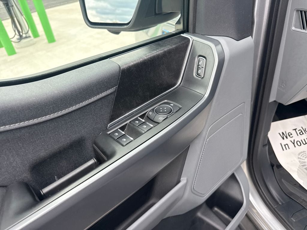 2025 Ford F-150 Lightning XLT
