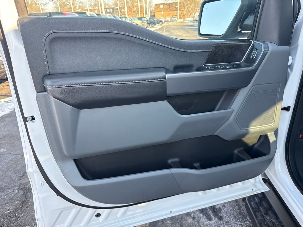 2025 Ford F-150 Lightning XLT