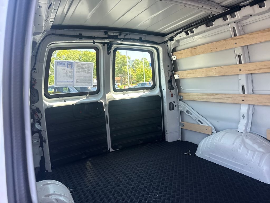 2025 Chevrolet Express 2500 Work Van Cargo