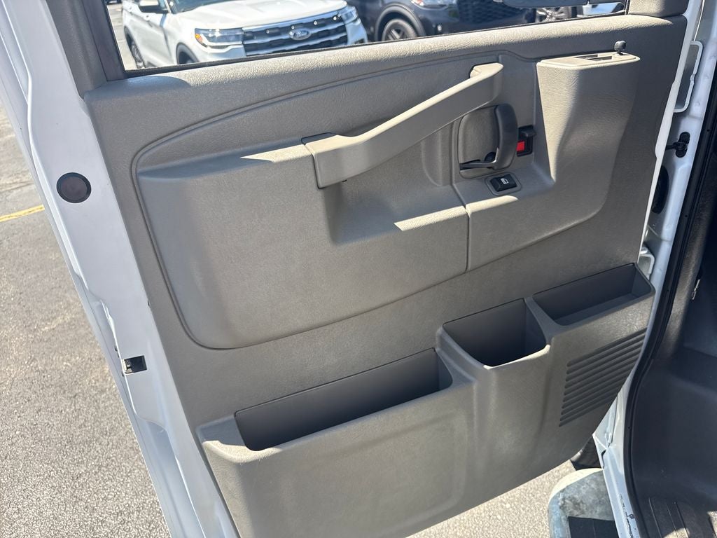 2025 Chevrolet Express 2500 Work Van Cargo