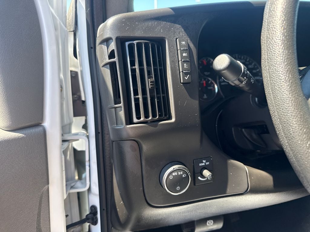 2025 Chevrolet Express 2500 Work Van Cargo