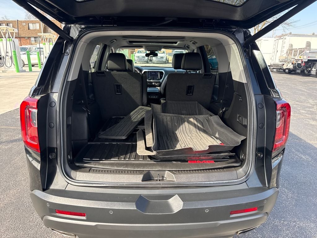 2023 GMC Acadia SLT