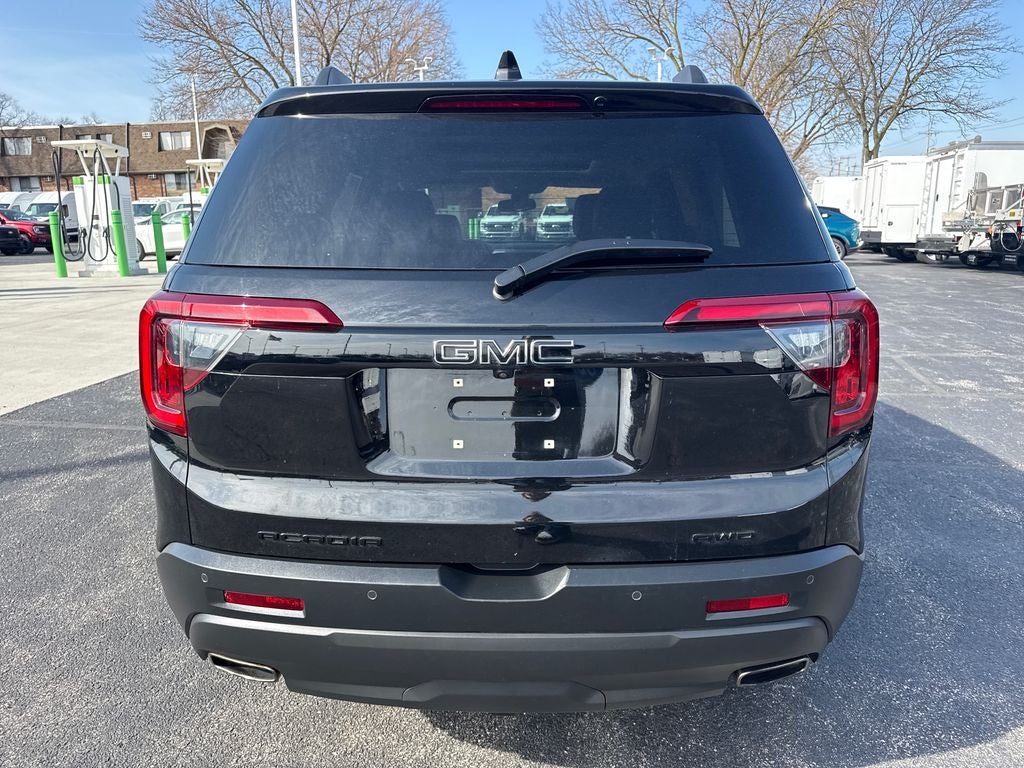 2023 GMC Acadia SLT