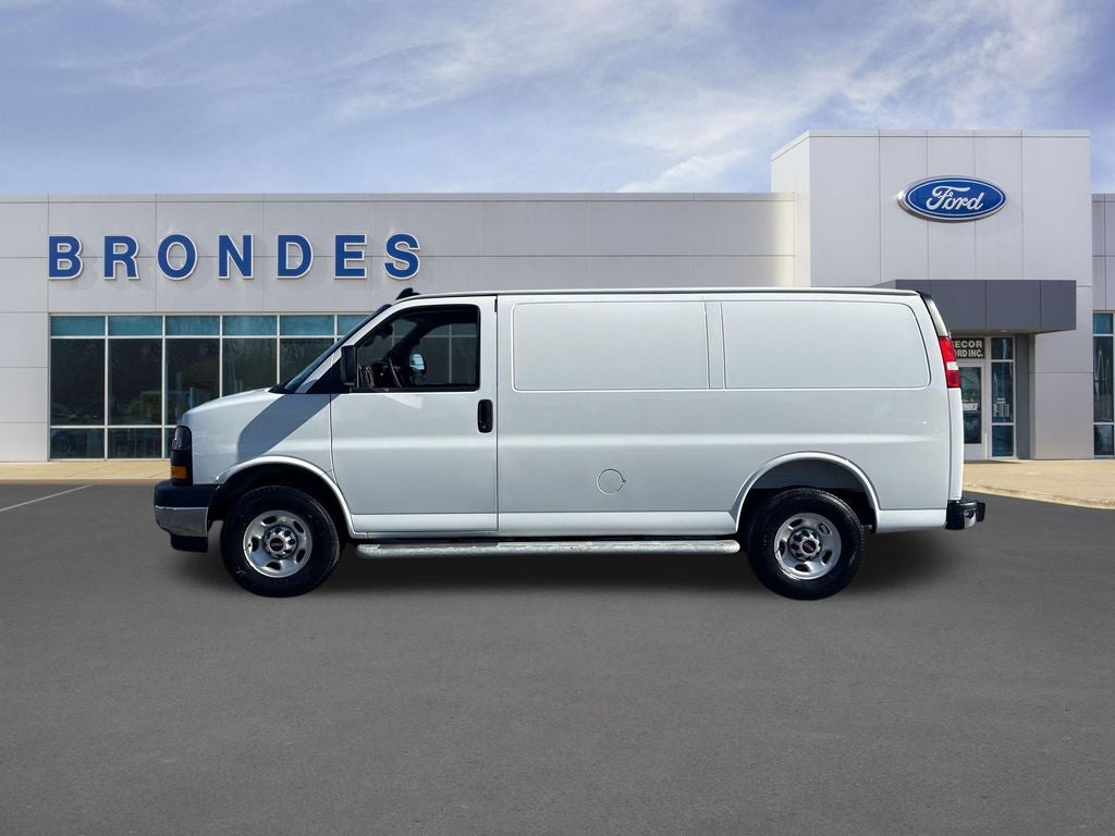 2025 GMC Savana 2500's photo