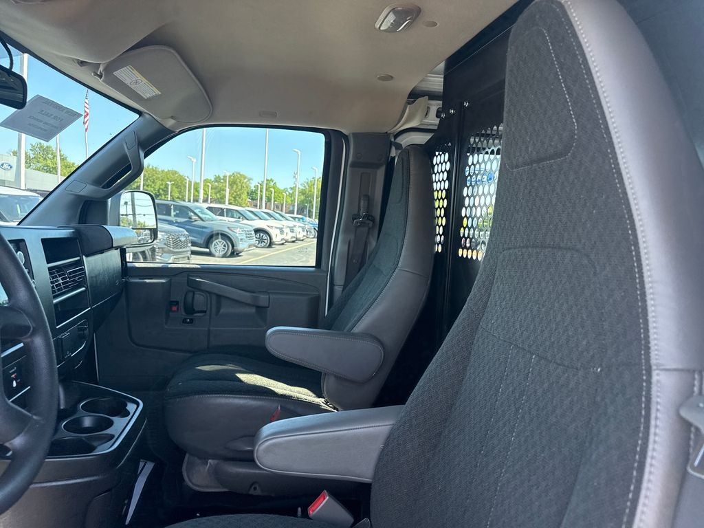 2025 GMC Savana 2500 Work Van