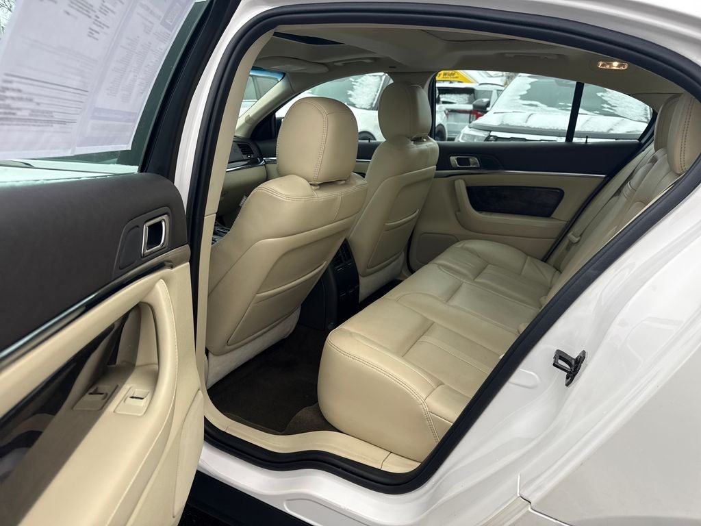 2014 Lincoln MKS Base