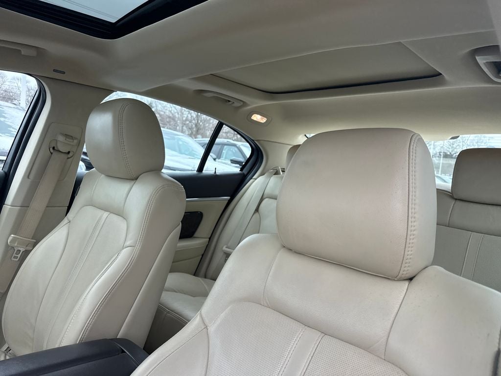 2014 Lincoln MKS Base