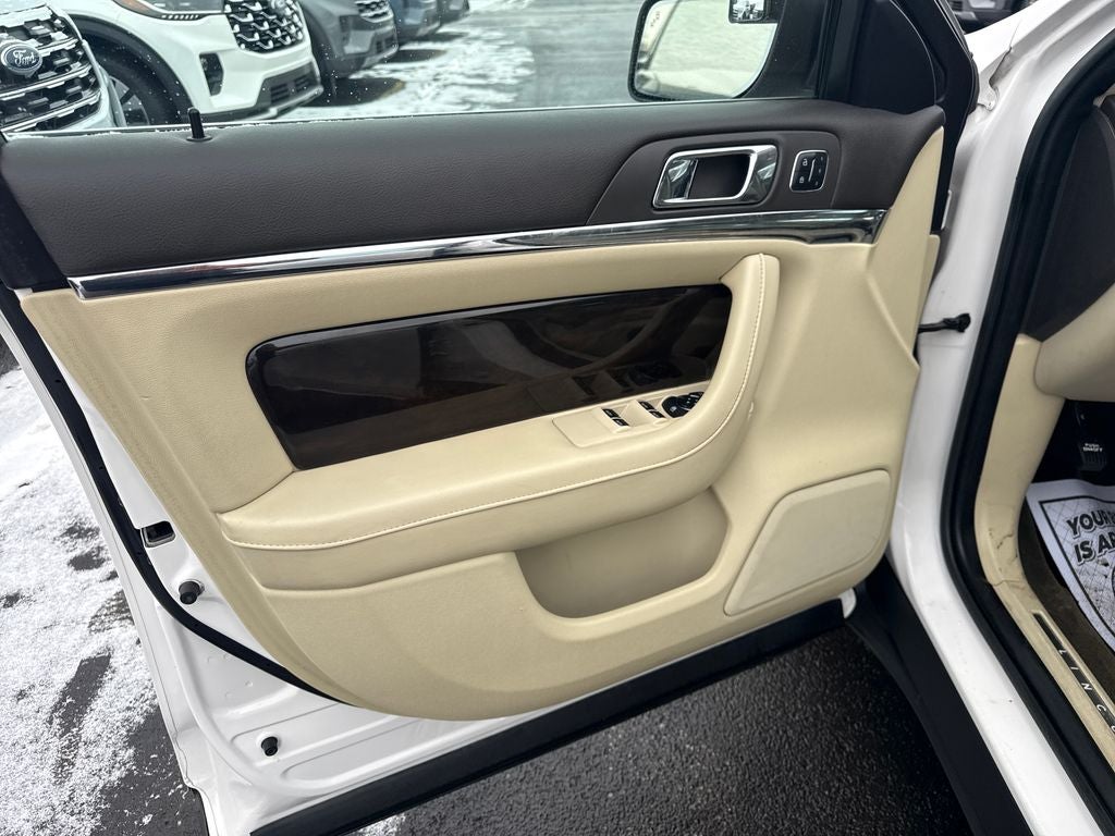 2014 Lincoln MKS Base