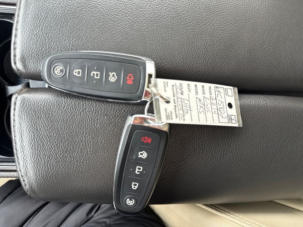 2014 Lincoln MKS Base