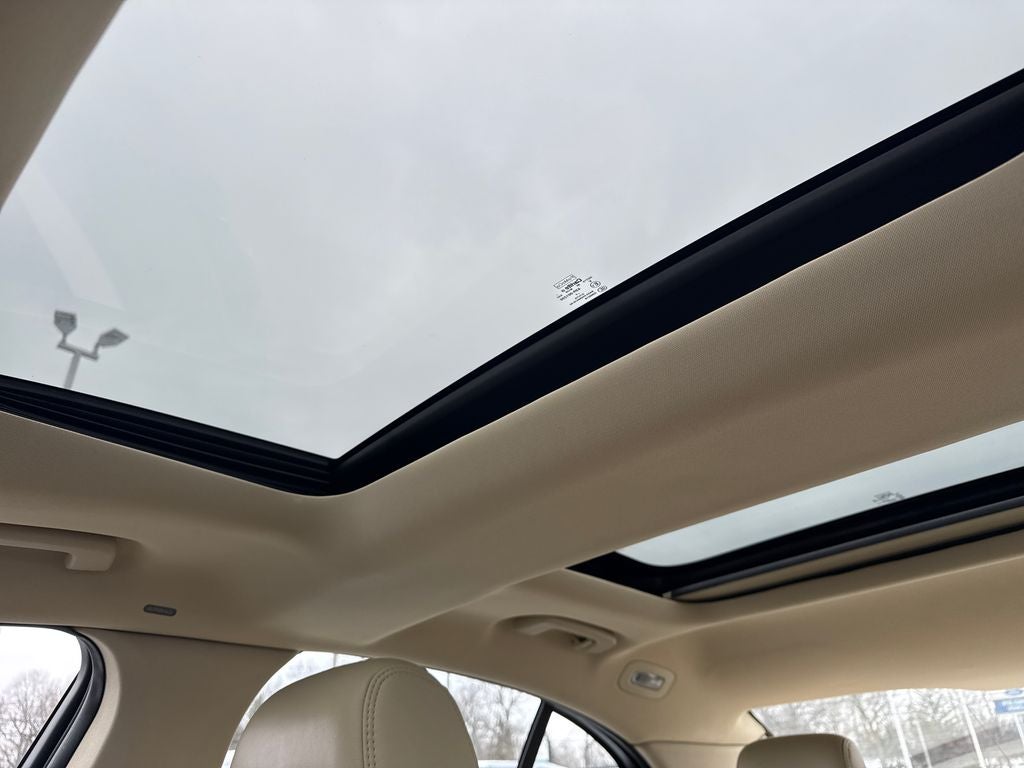 2014 Lincoln MKS Base