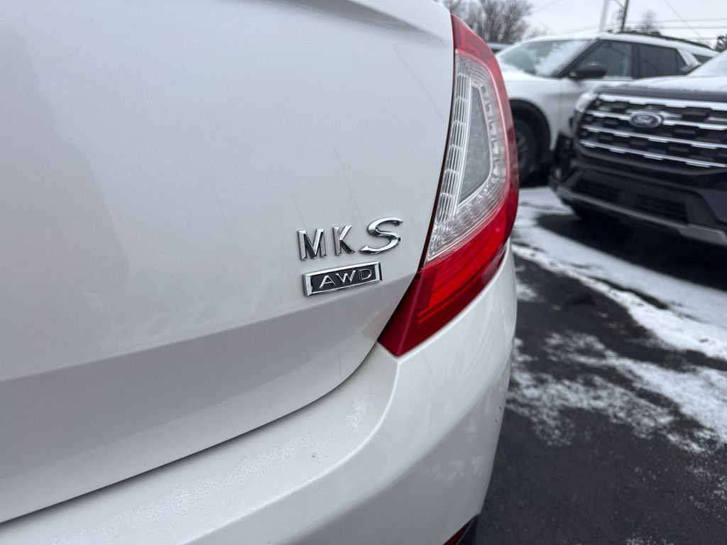 2014 Lincoln MKS Base