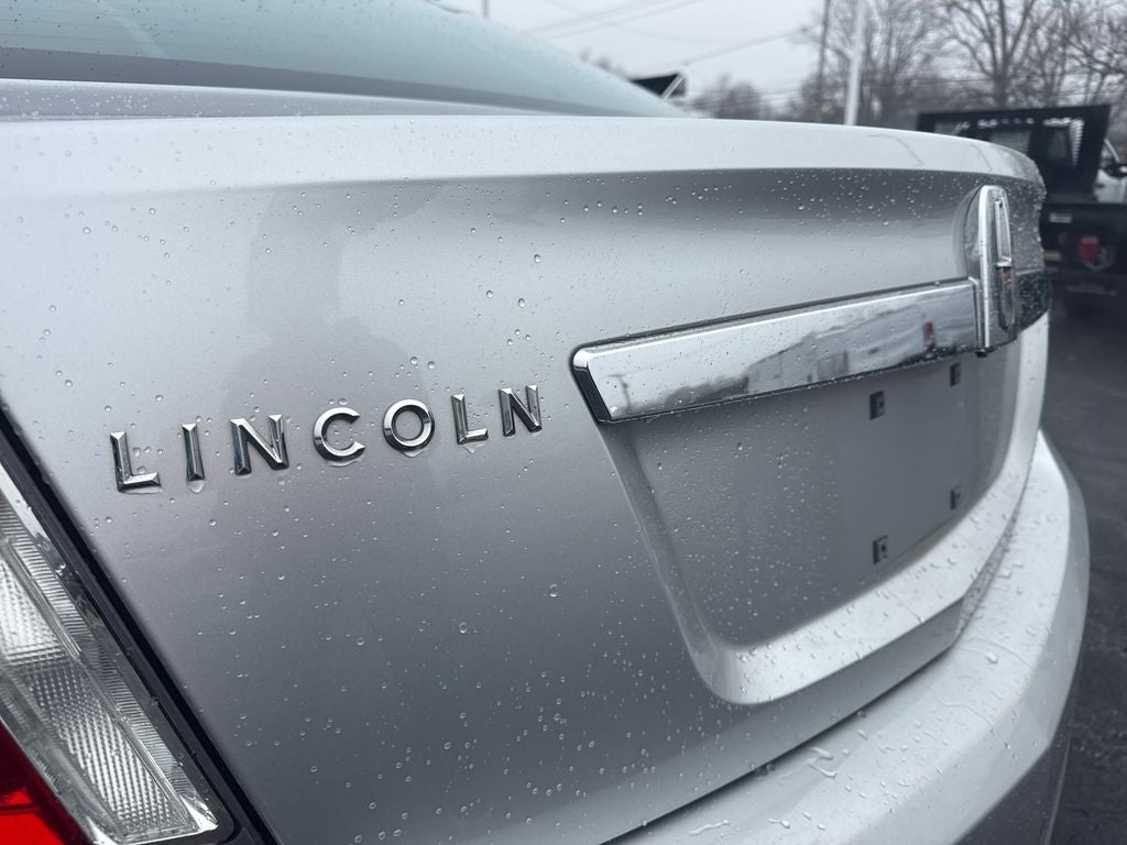2011 Lincoln MKS Base
