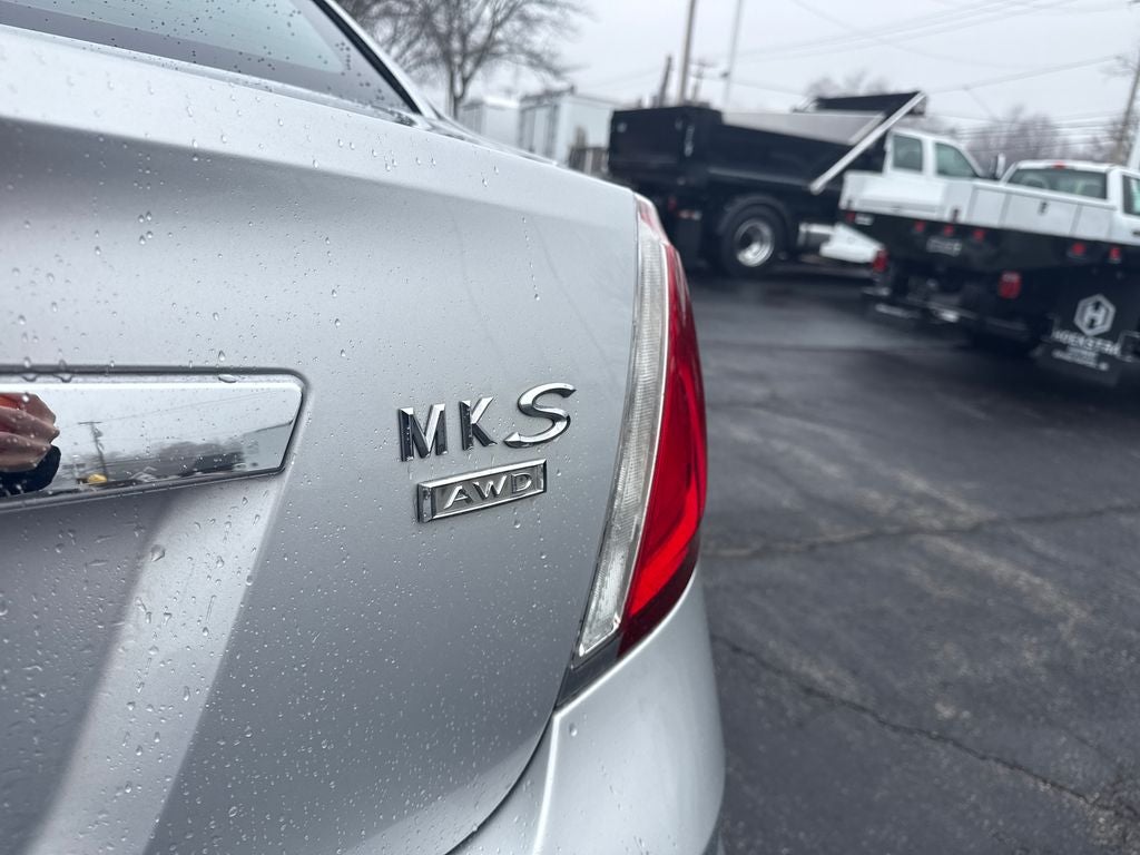 2011 Lincoln MKS Base