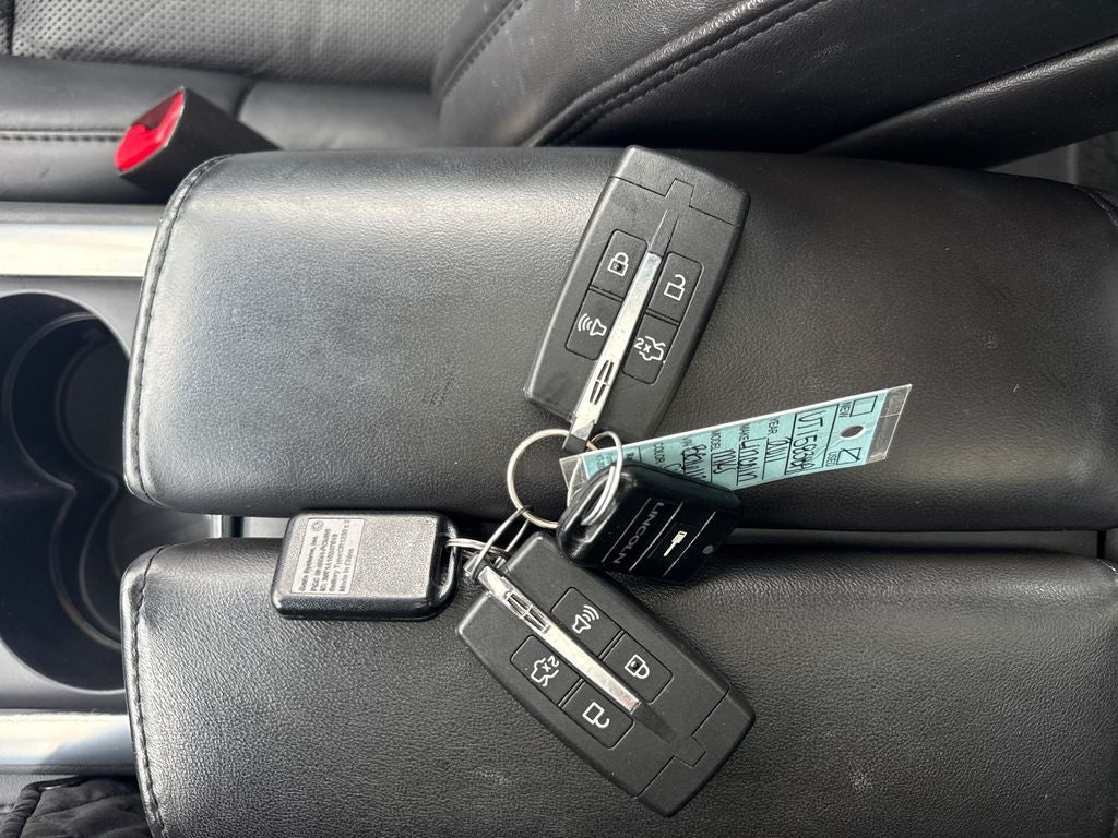 2011 Lincoln MKS Base