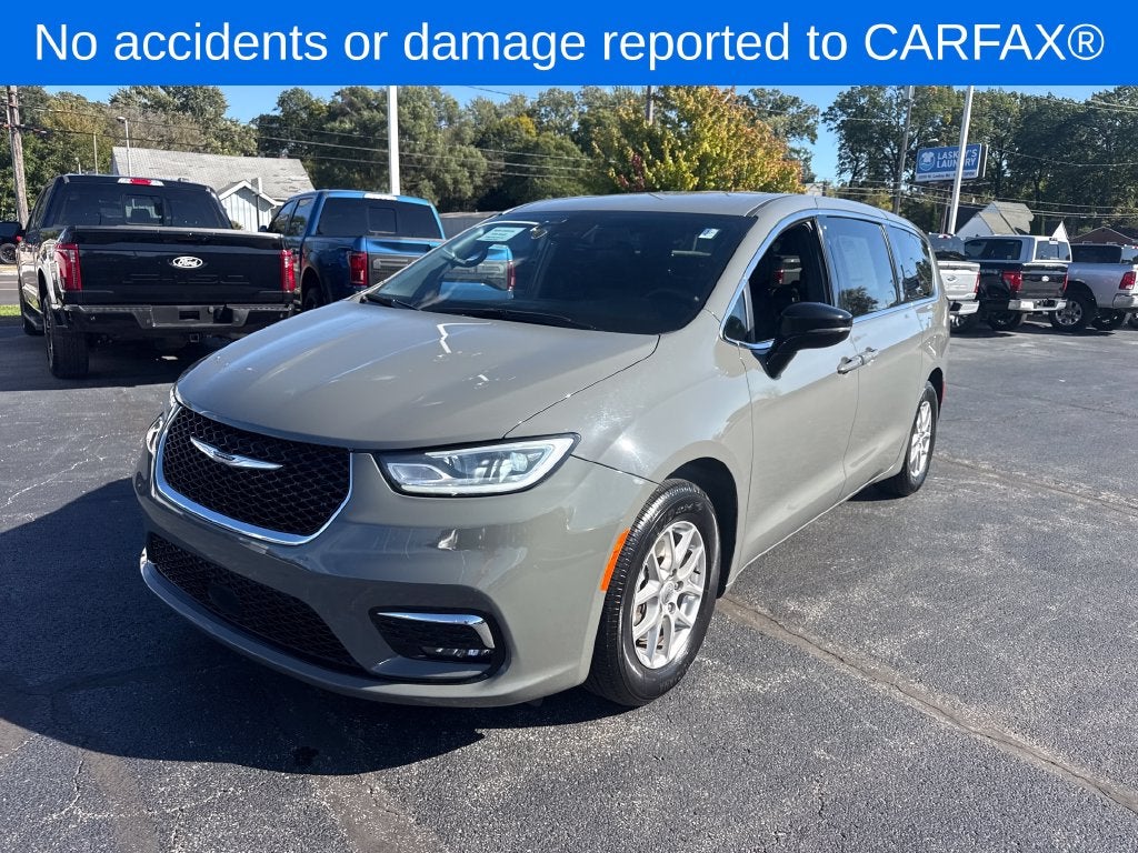 2025 Chrysler Pacifica Select