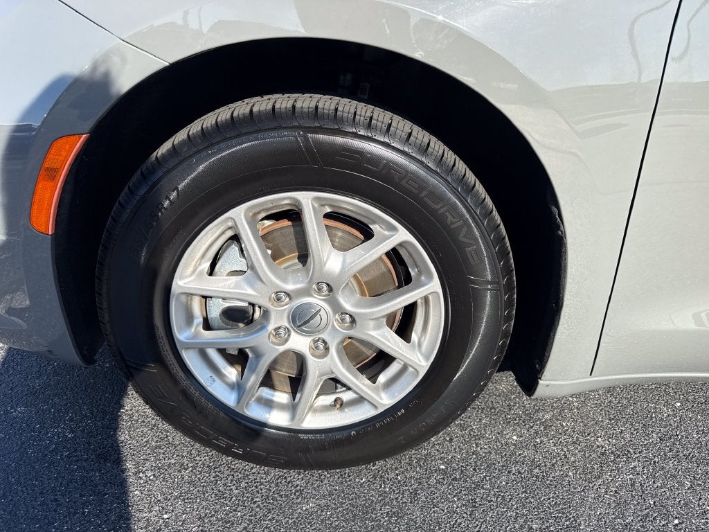 2025 Chrysler Pacifica Select