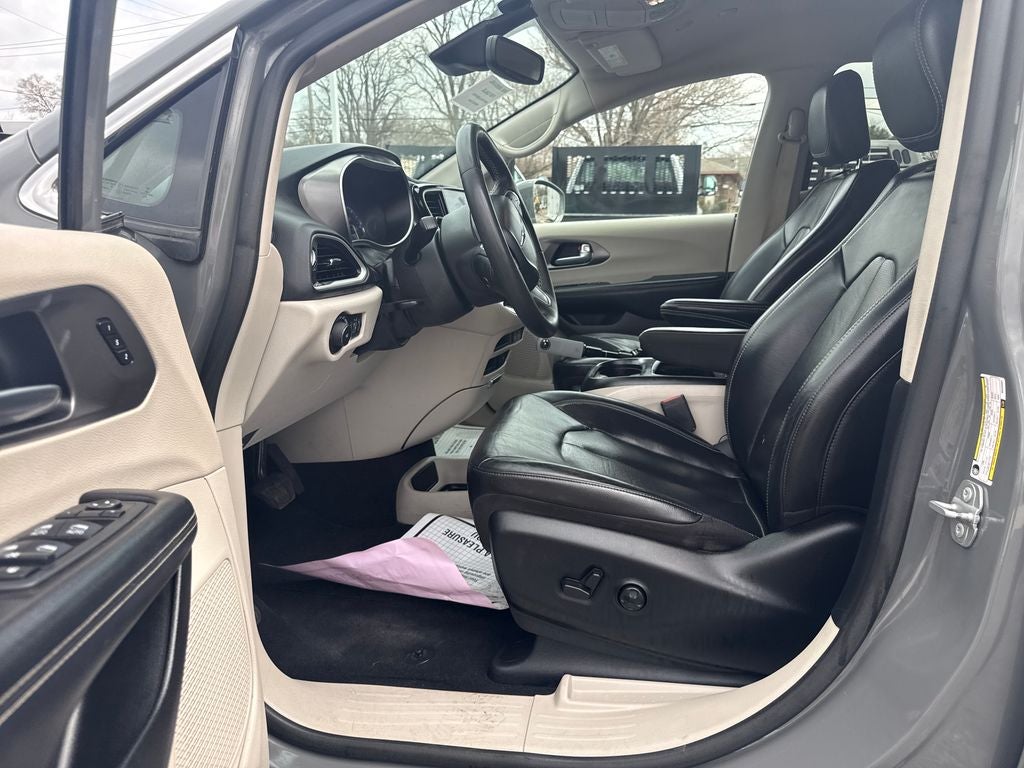 2022 Chrysler Pacifica Touring L