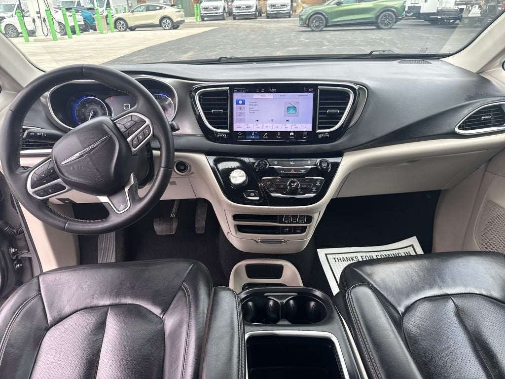 2022 Chrysler Pacifica Touring L