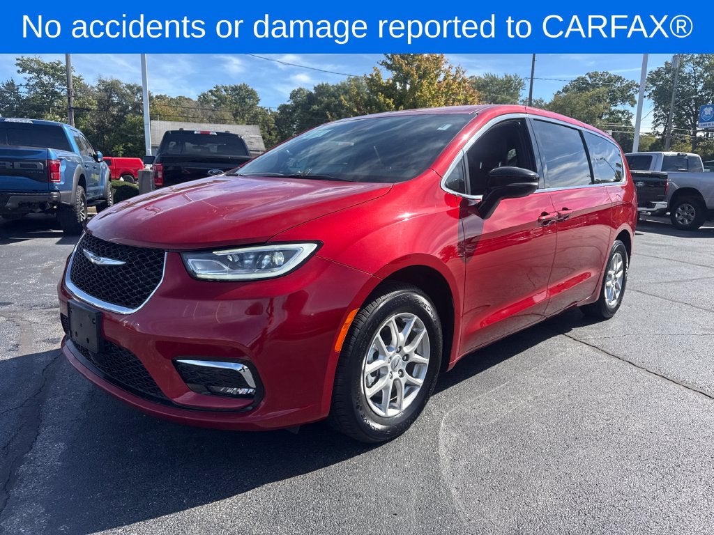 2025 Chrysler Pacifica Select