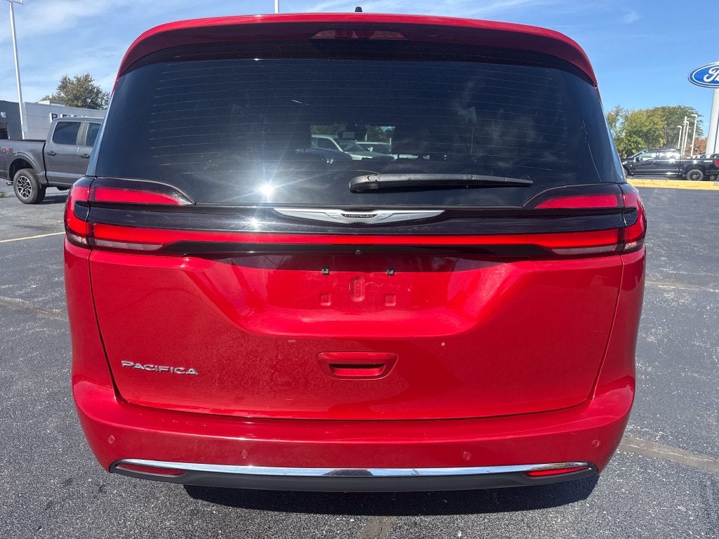 2025 Chrysler Pacifica Select
