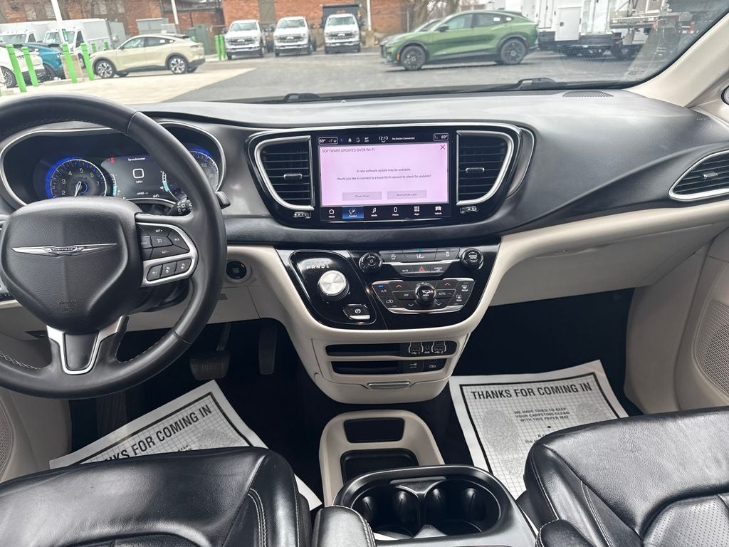 2022 Chrysler Pacifica Touring L